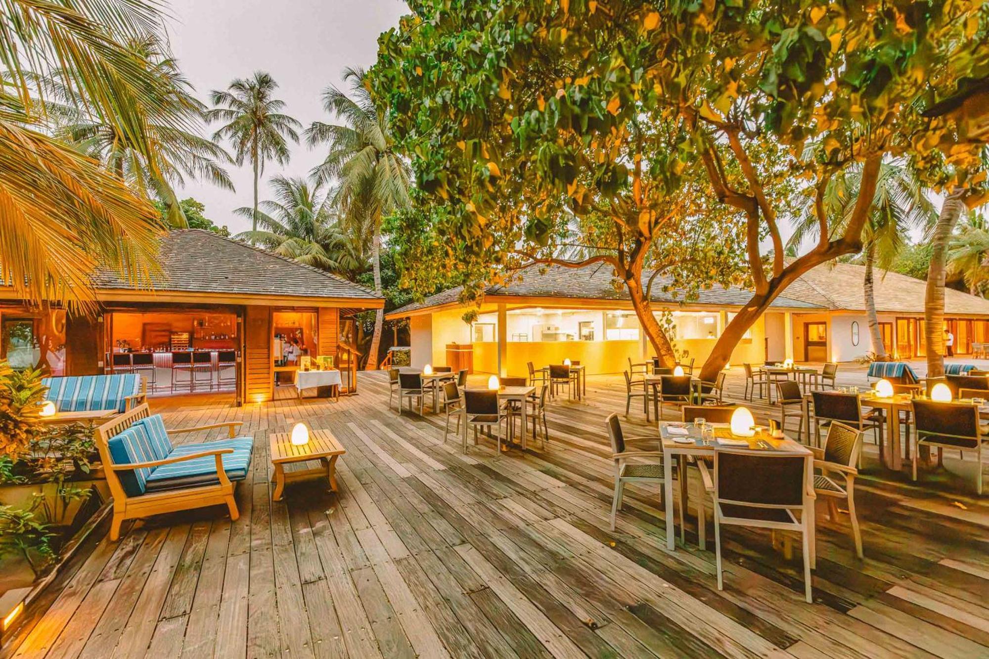 Meeru Maldives Resort Island Dhiffushi Exterior photo