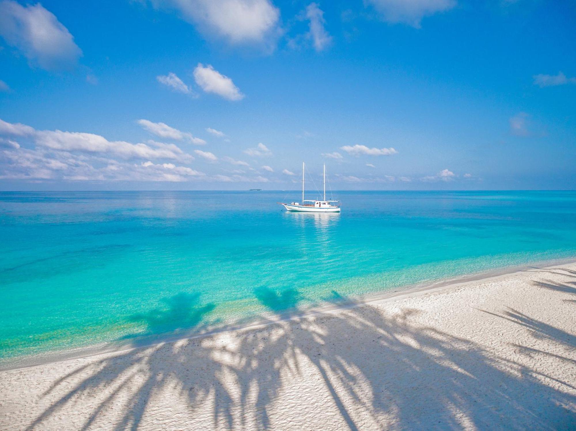 Meeru Maldives Resort Island Dhiffushi Exterior photo