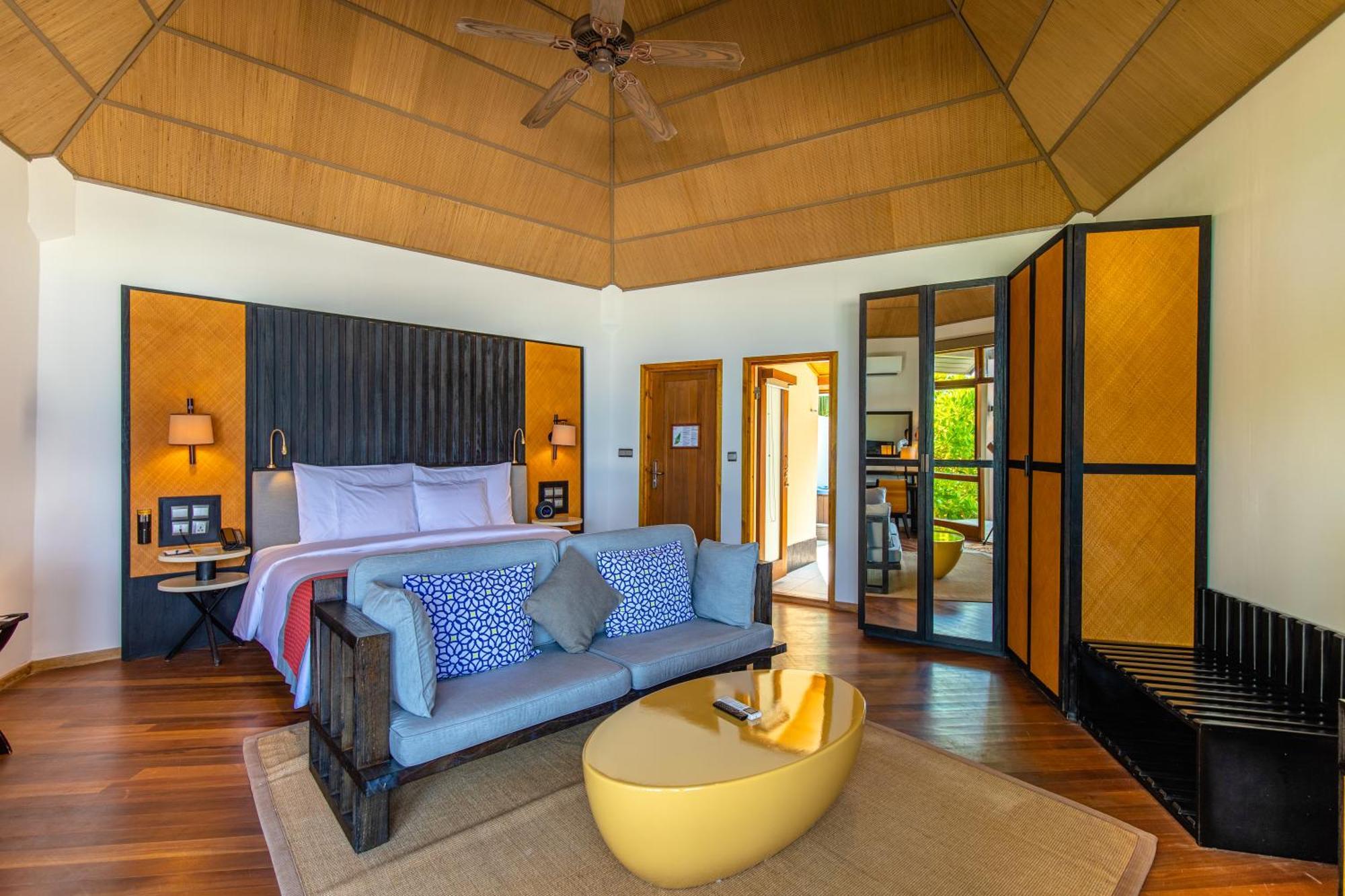 Meeru Maldives Resort Island Dhiffushi Room photo